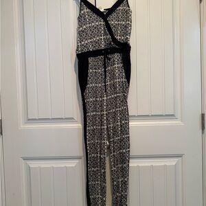 Willow & Clay Navy and White Patterned Jumpsuit